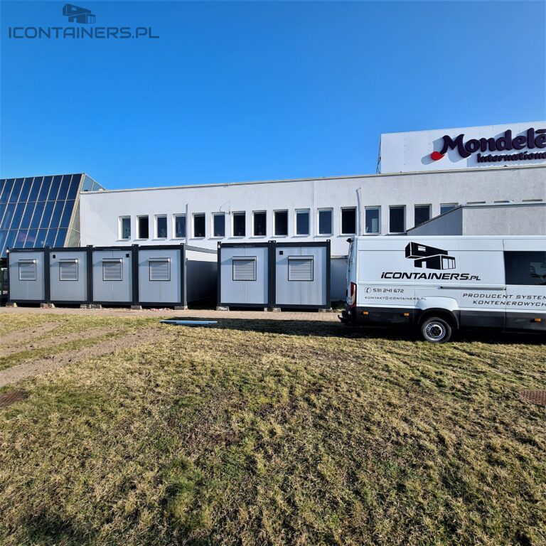 Zestaw kontenerów i samochód firmowy iContainers